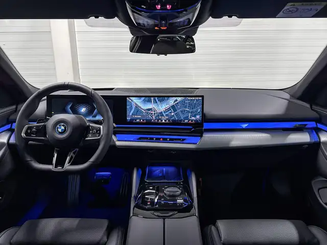 BMW 5 Series view 12