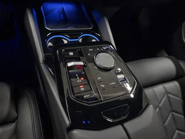 BMW 5 Series view 15