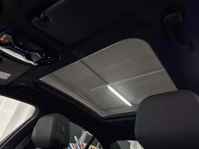 BMW 5 Series view 11