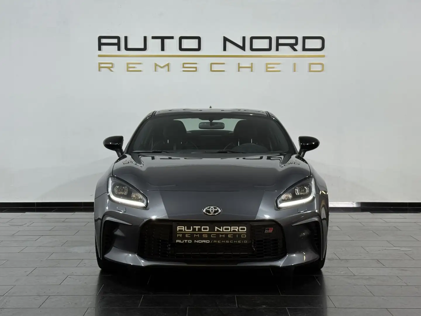 Toyota GR86 Grau - 2