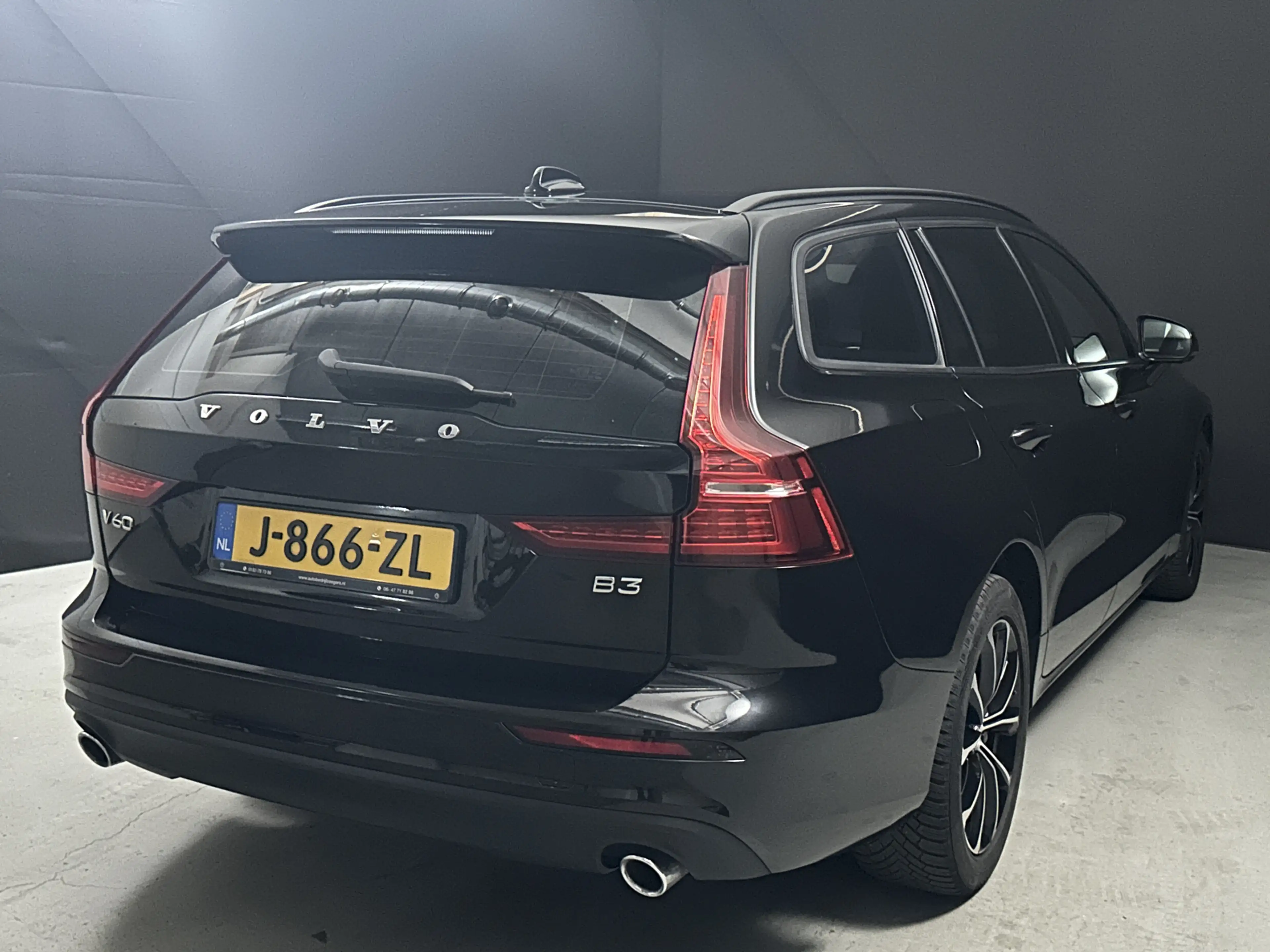 Volvo V60 2.0 B3 Momentum Advantage *SUPER STAAT* — photo 11