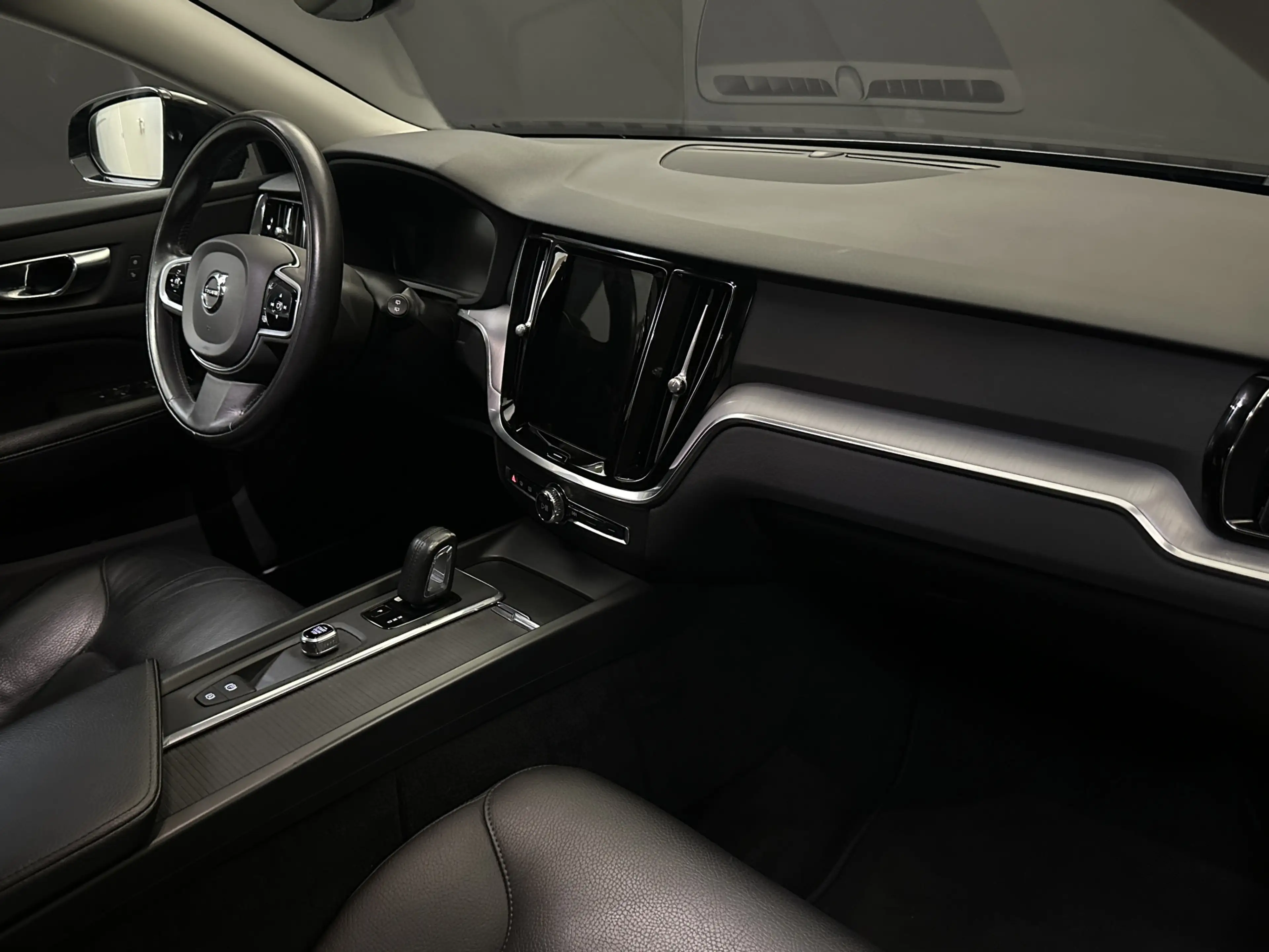Volvo V60 2.0 B3 Momentum Advantage *SUPER STAAT* — photo 15