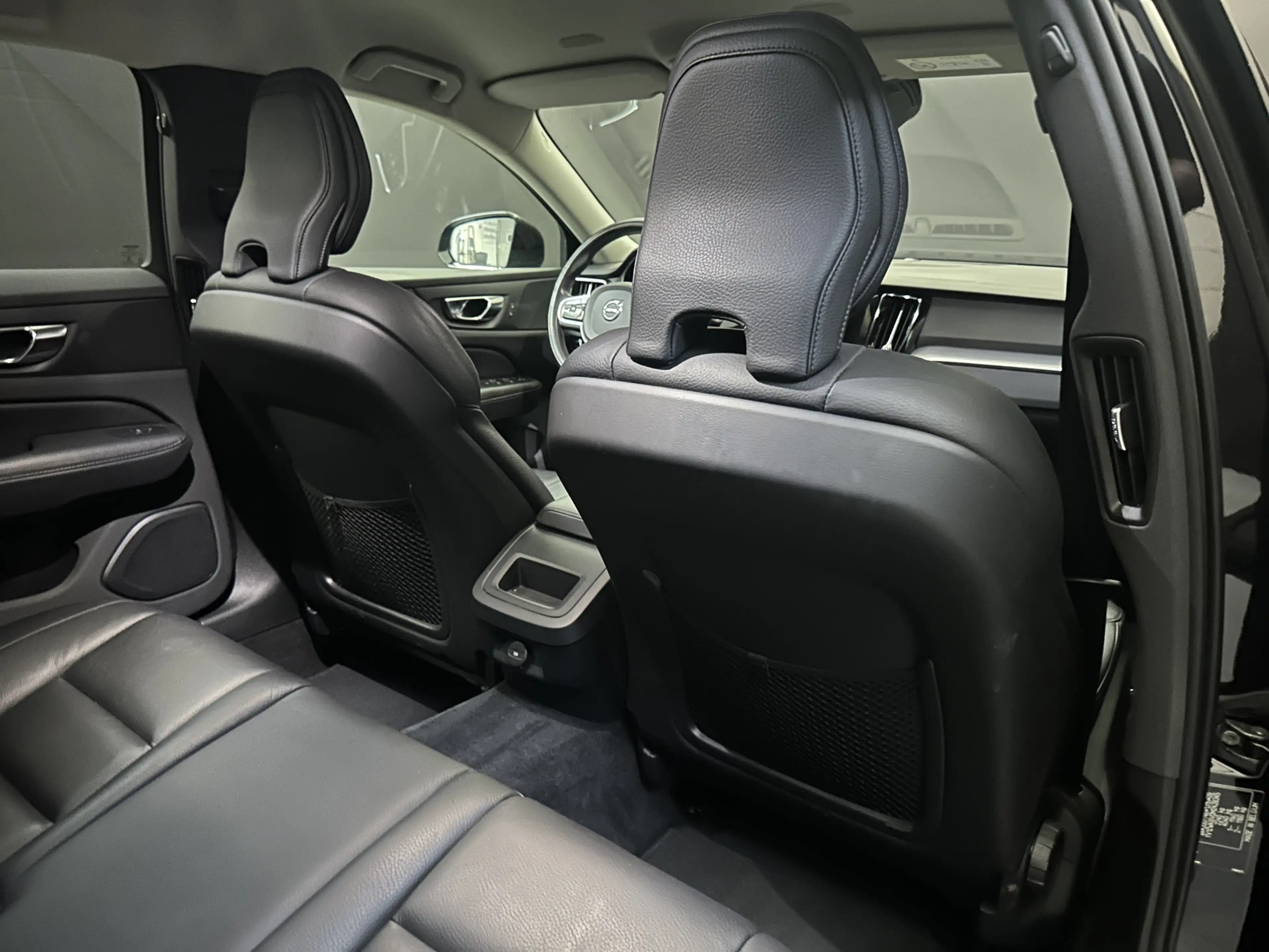 Volvo V60 2.0 B3 Momentum Advantage *SUPER STAAT* — photo 14