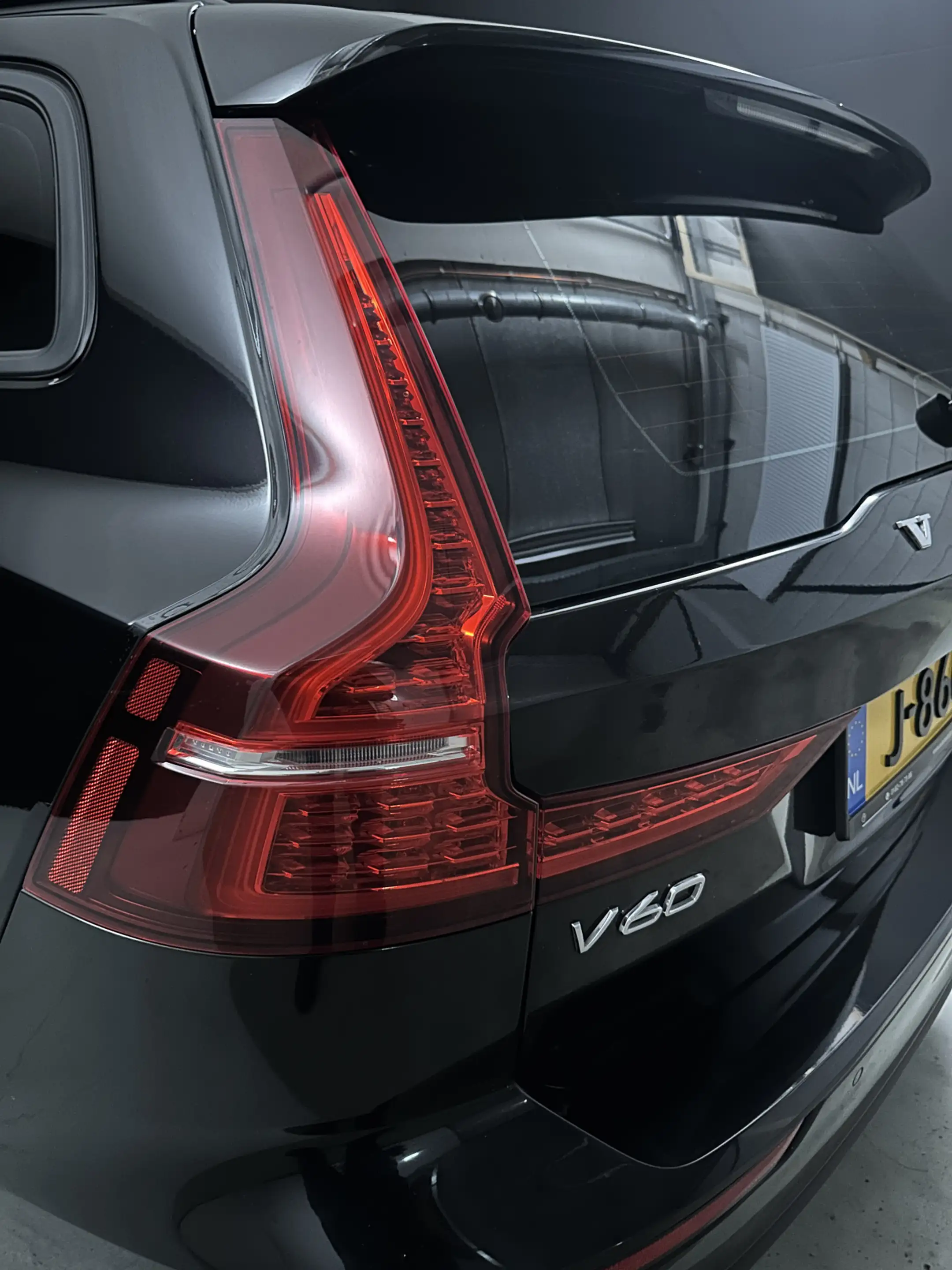 Volvo V60 2.0 B3 Momentum Advantage *SUPER STAAT* — photo 13