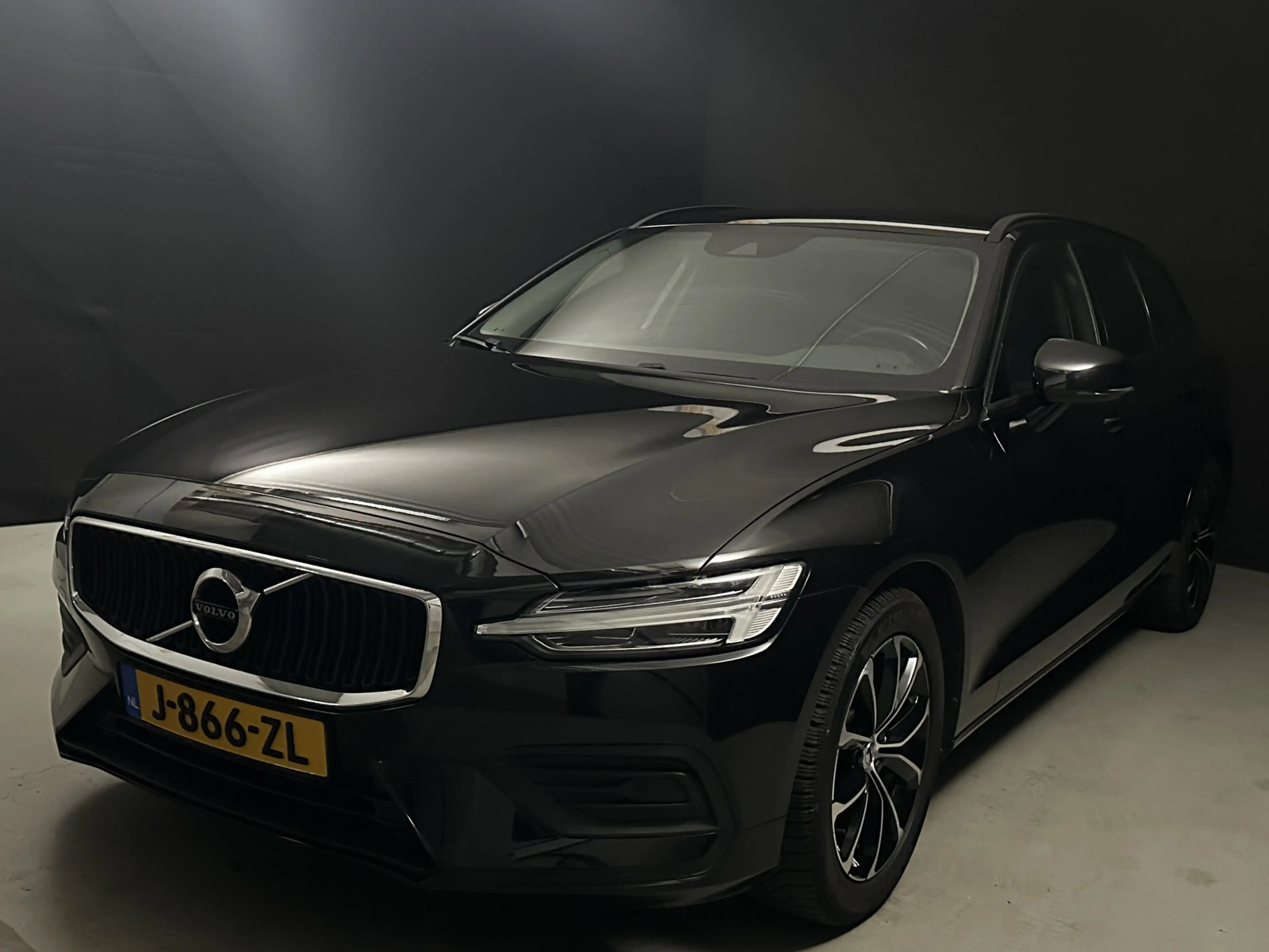 Volvo V60 2.0 B3 Momentum Advantage *SUPER STAAT* — photo 5
