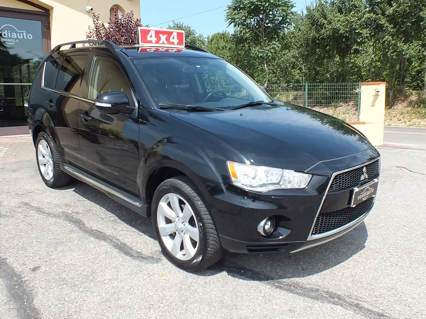 Mitsubishi Outlander OUTLANDER DI-D 4X4-AUTOM. 7-POSTI UNIPROPRIETARIO! Nero - 1