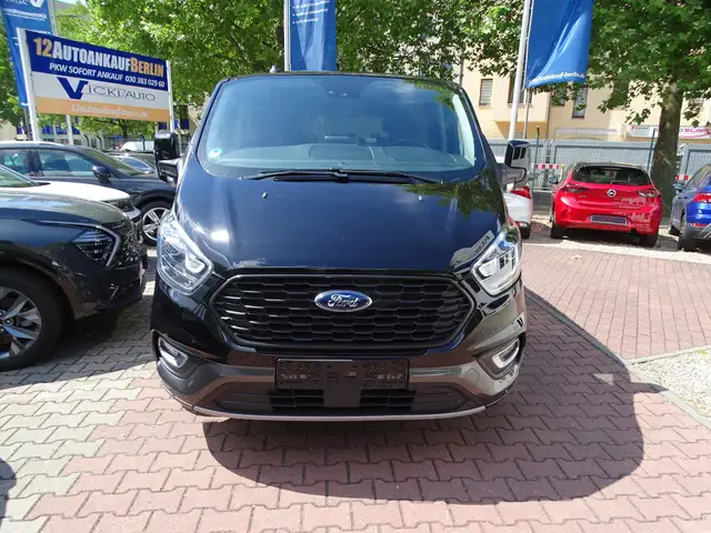 Ford Tourneo Custom view 3