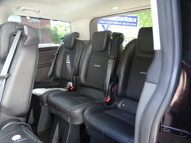 Ford Tourneo Custom view 9