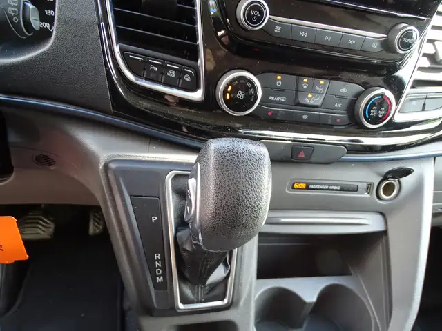 Ford Tourneo Custom view 13