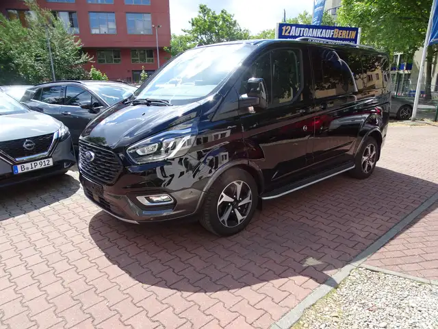 Ford Tourneo Custom main image