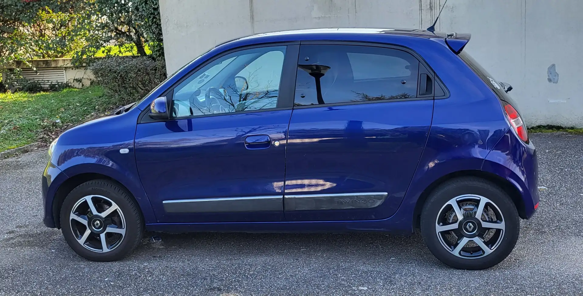 Renault Twingo Twingo III 0.9 TCe 90 Energy Limited Bleu - 1