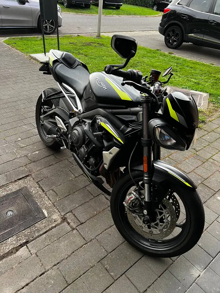 Triumph Street Triple RS