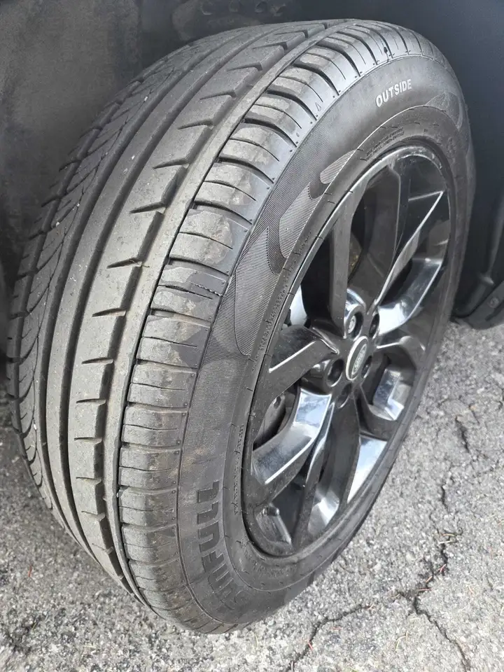 Land Rover Discovery Sport снимка Land Rover Discovery Sport