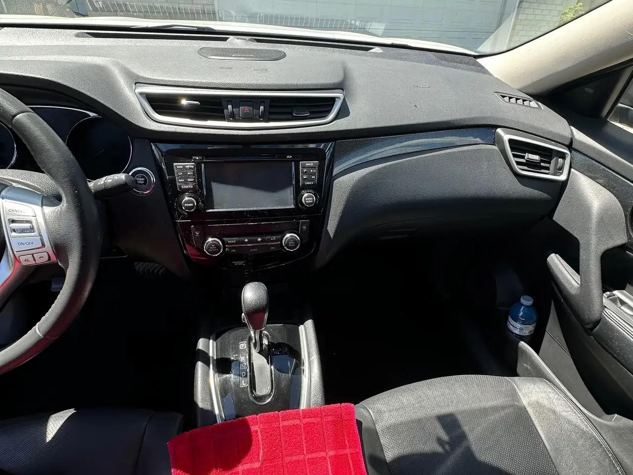 Nissan Rogue снимка Nissan Rogue