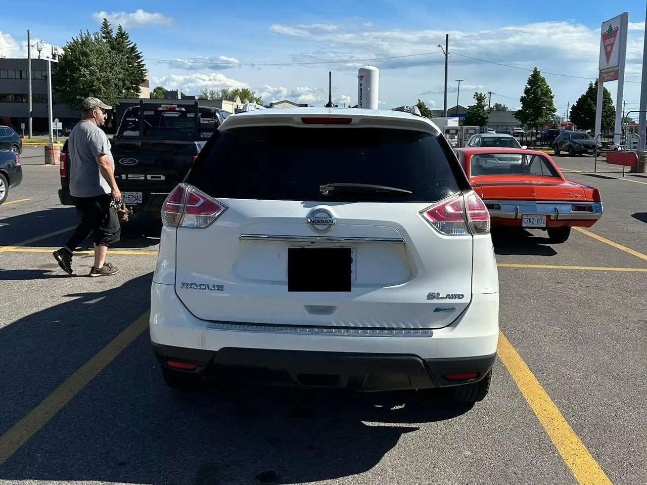 Nissan Rogue снимка Nissan Rogue