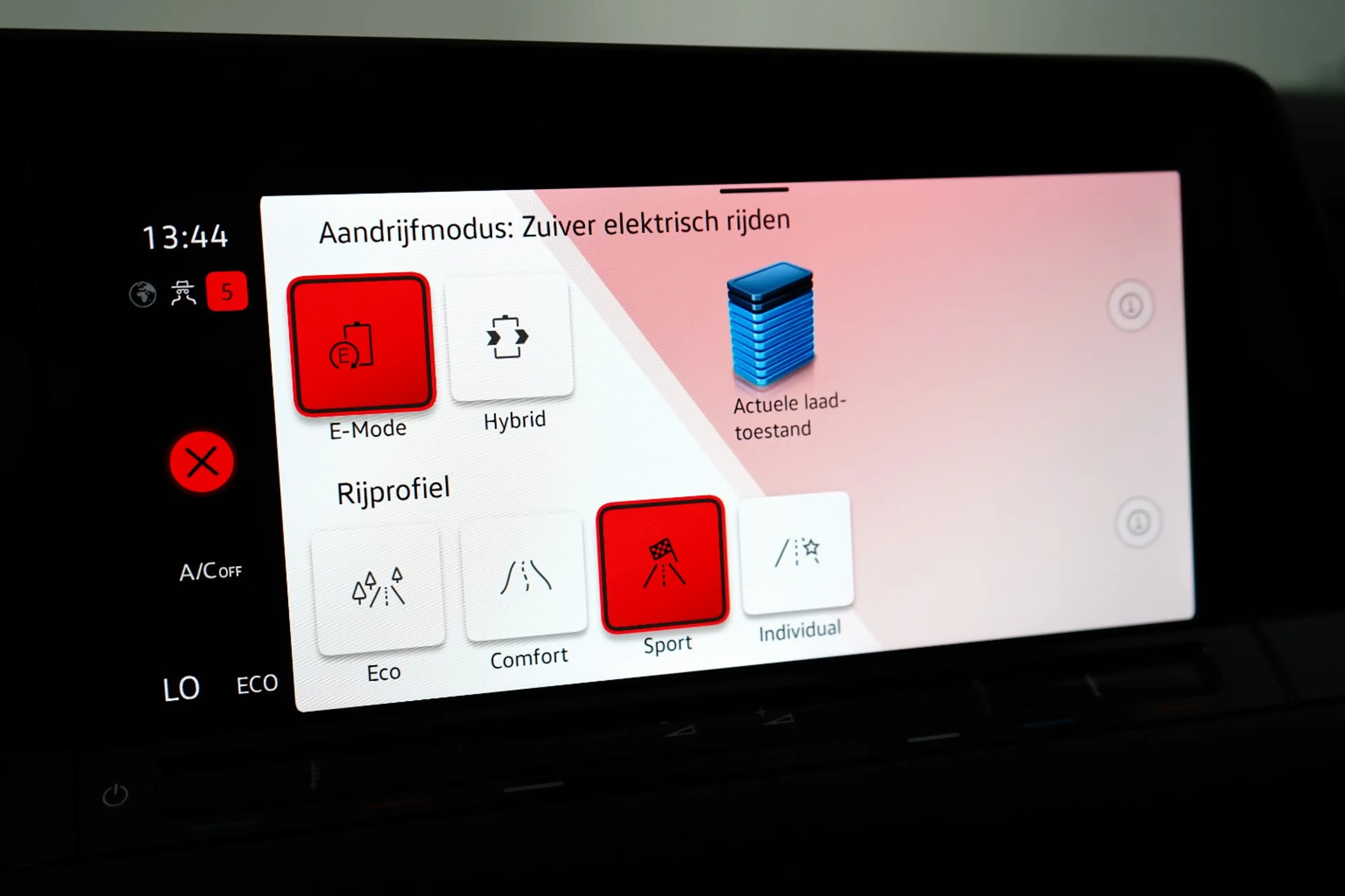 Volkswagen Golf GTE 1.4 eHybrid | Achteruitrijcamera | Full-LED koplam — photo 21