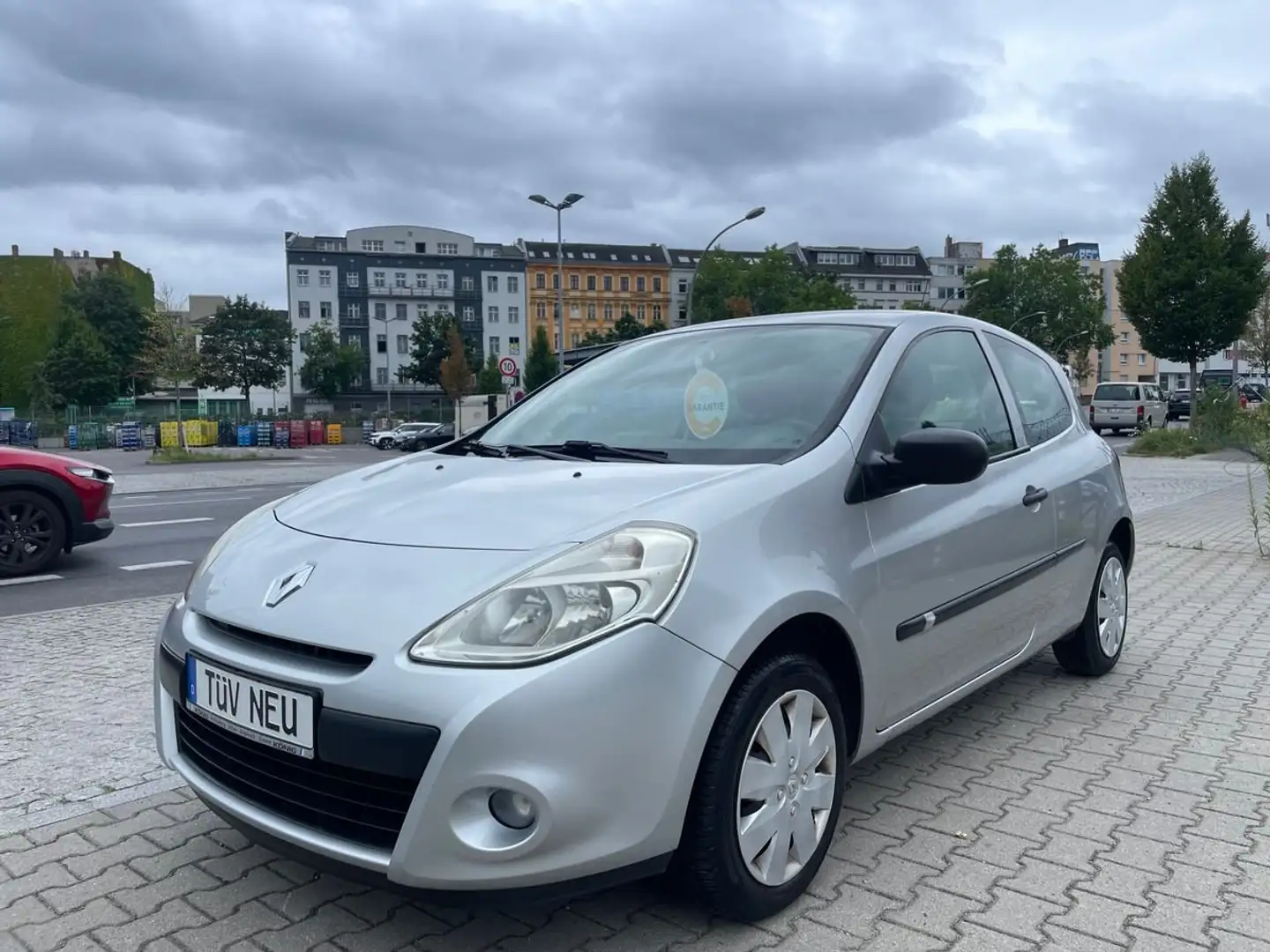 Renault Clio Expression,3-Türig,E-Fenster,Tüv Neu Silber - 2