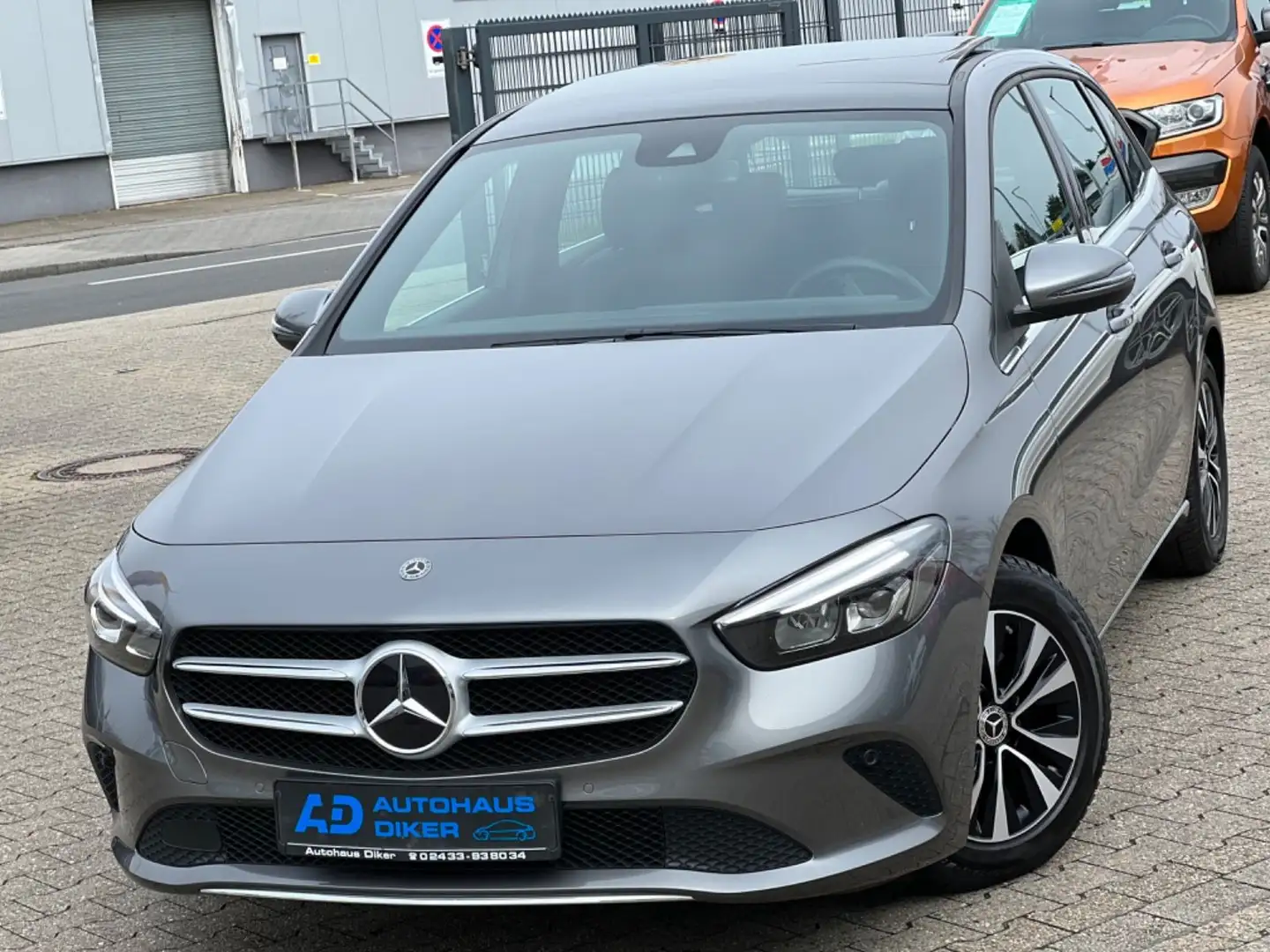 Mercedes-Benz B 200 d 8G-DCT Style Grey - 1