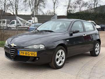 1.6 T.Spark Distinctive INCLUSIEF NIEUW APK