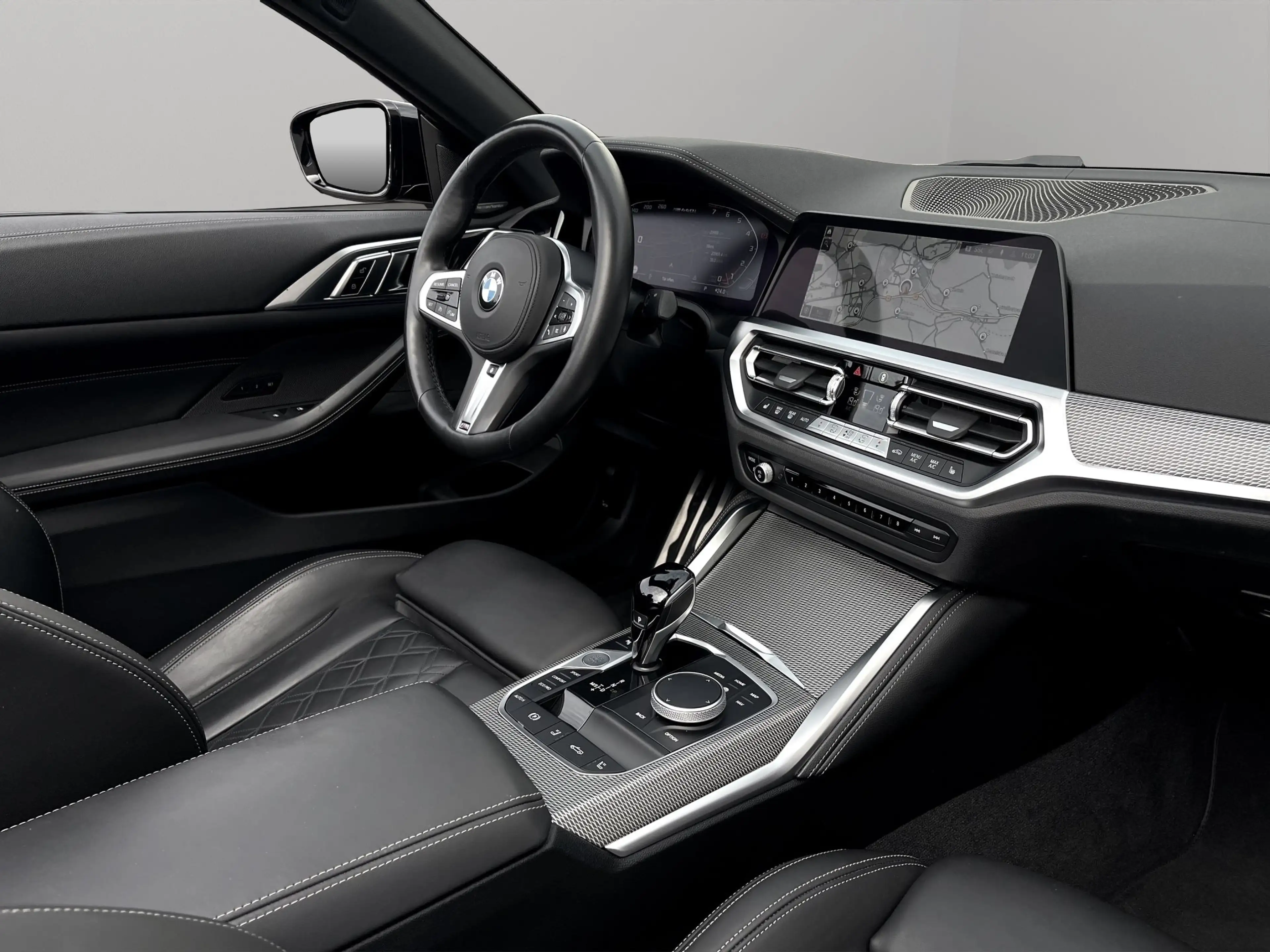 BMW 440 M440i Cabrio — photo 11