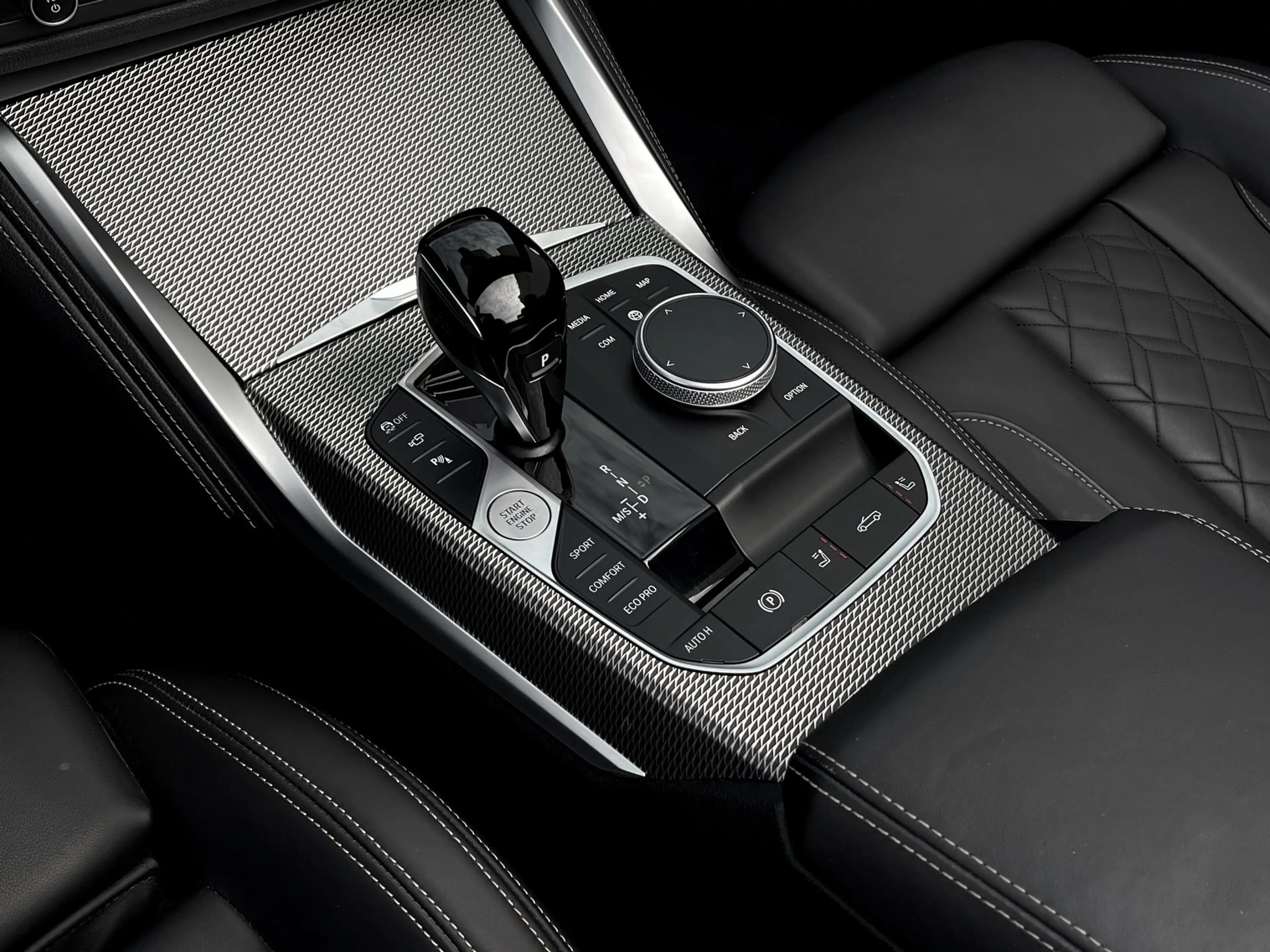 BMW 440 M440i Cabrio — photo 10