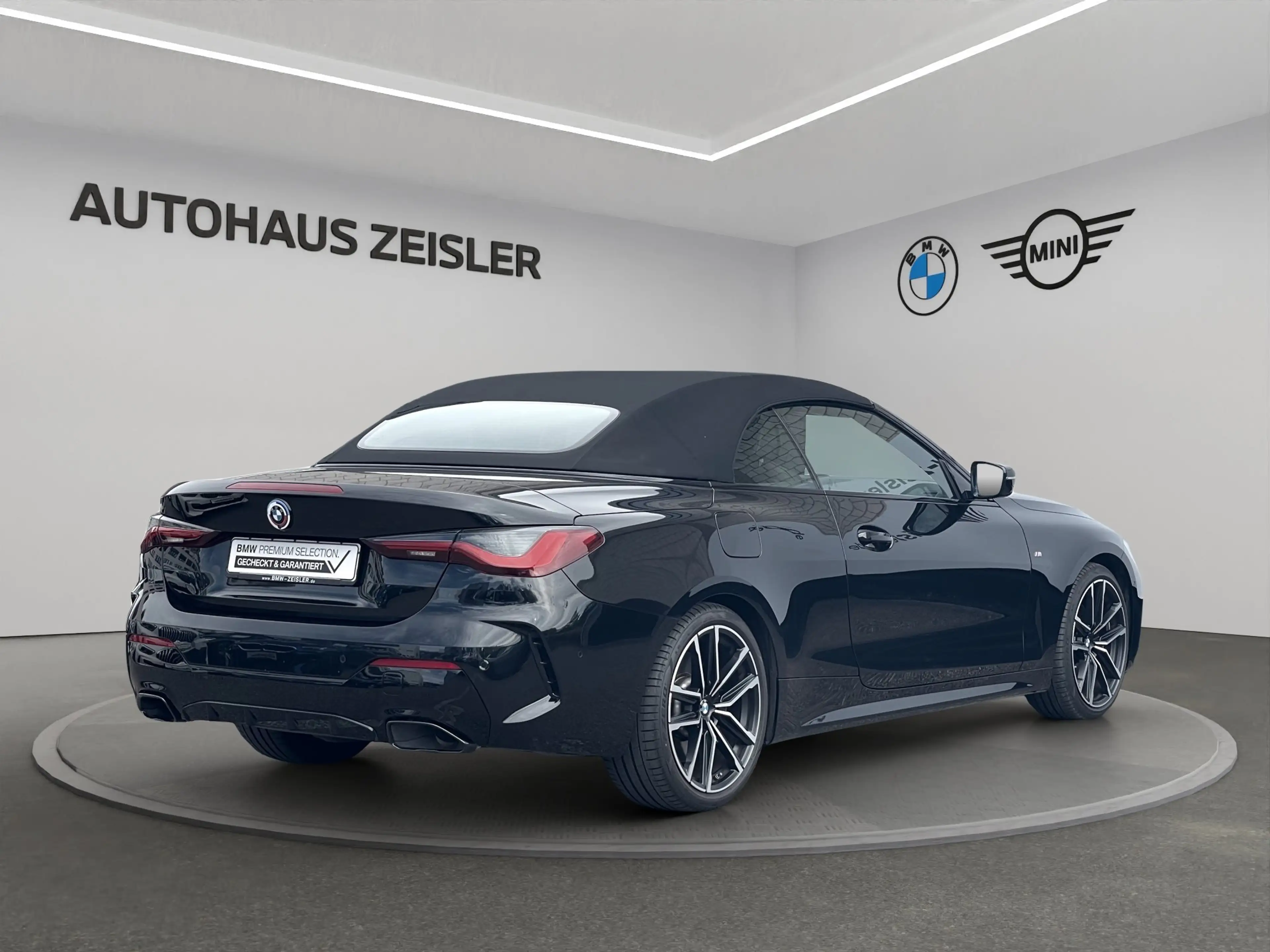 BMW 440 M440i Cabrio — photo 2