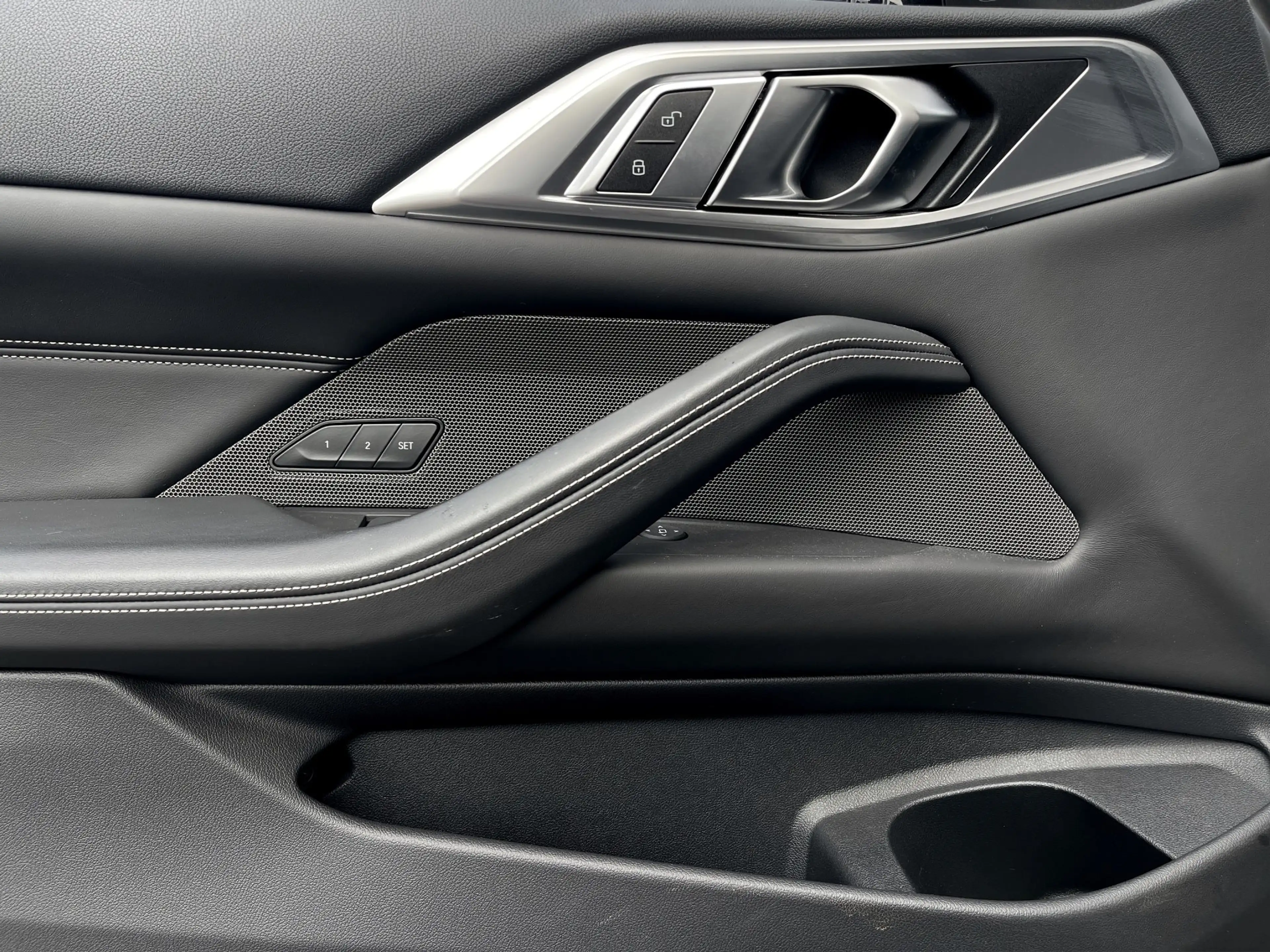 BMW 440 M440i Cabrio — photo 15