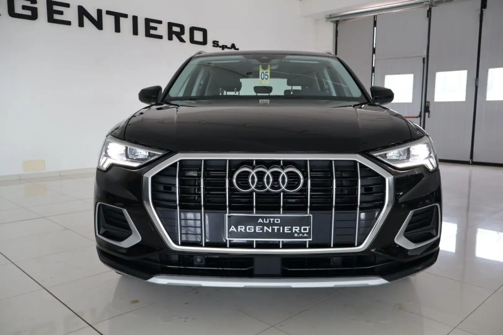 Audi Q3 35 TDI S tronic Business Advanced fari full led Nero - 2