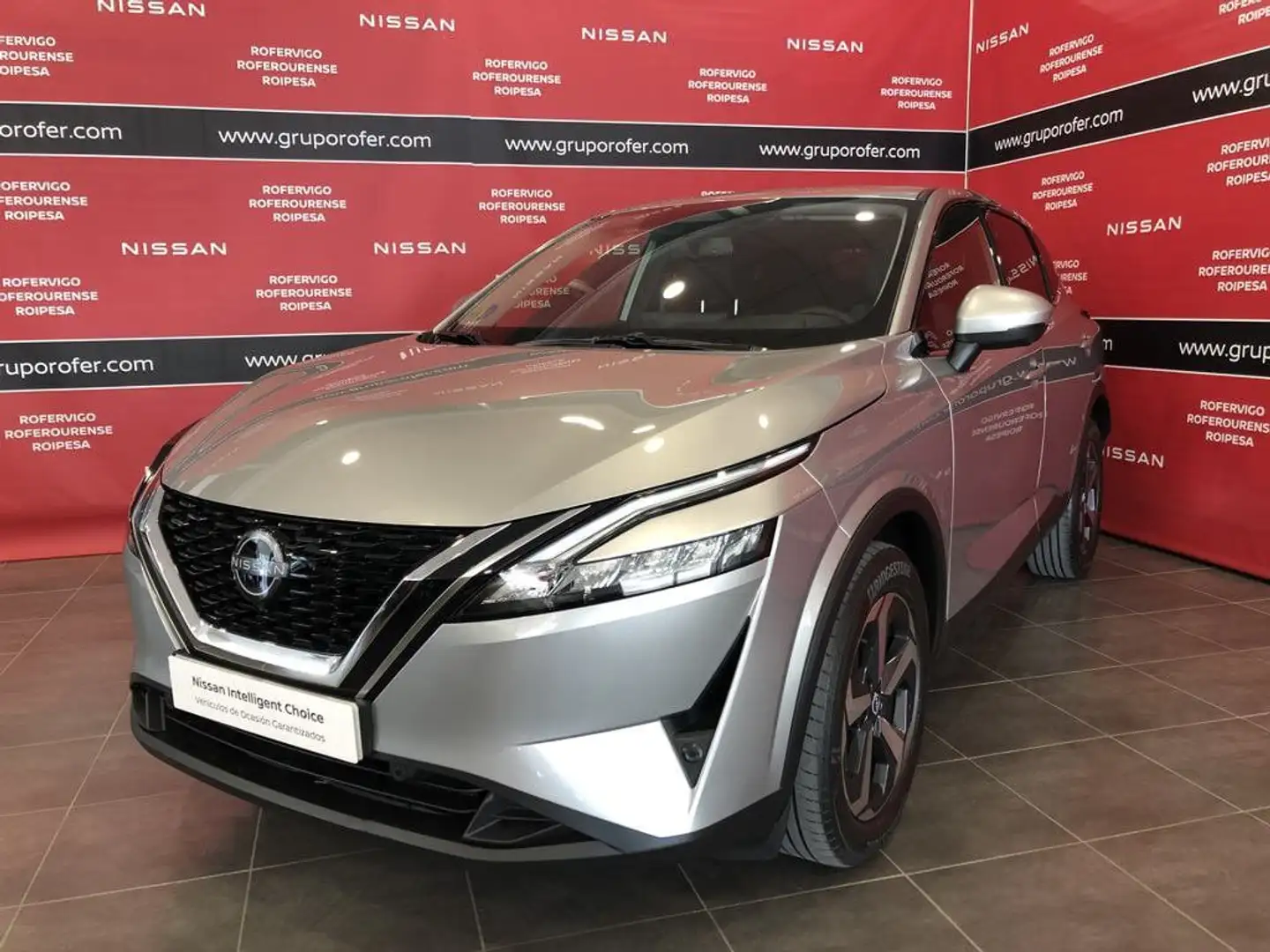 Nissan Qashqai 1.3 DIG-T mHEV 12V N-Connecta 4x2 Aut. 116kW Plateado - 1
