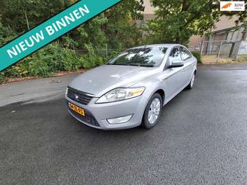 2.0-16V Ghia NETTE AUTO RIJDT EN SCHAKELT GOED