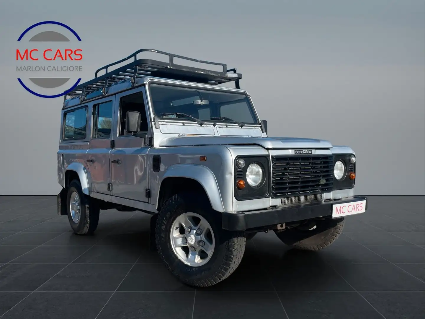 Land Rover Defender 110 E Station Wagon/9 Sitzer Srebrny - 1