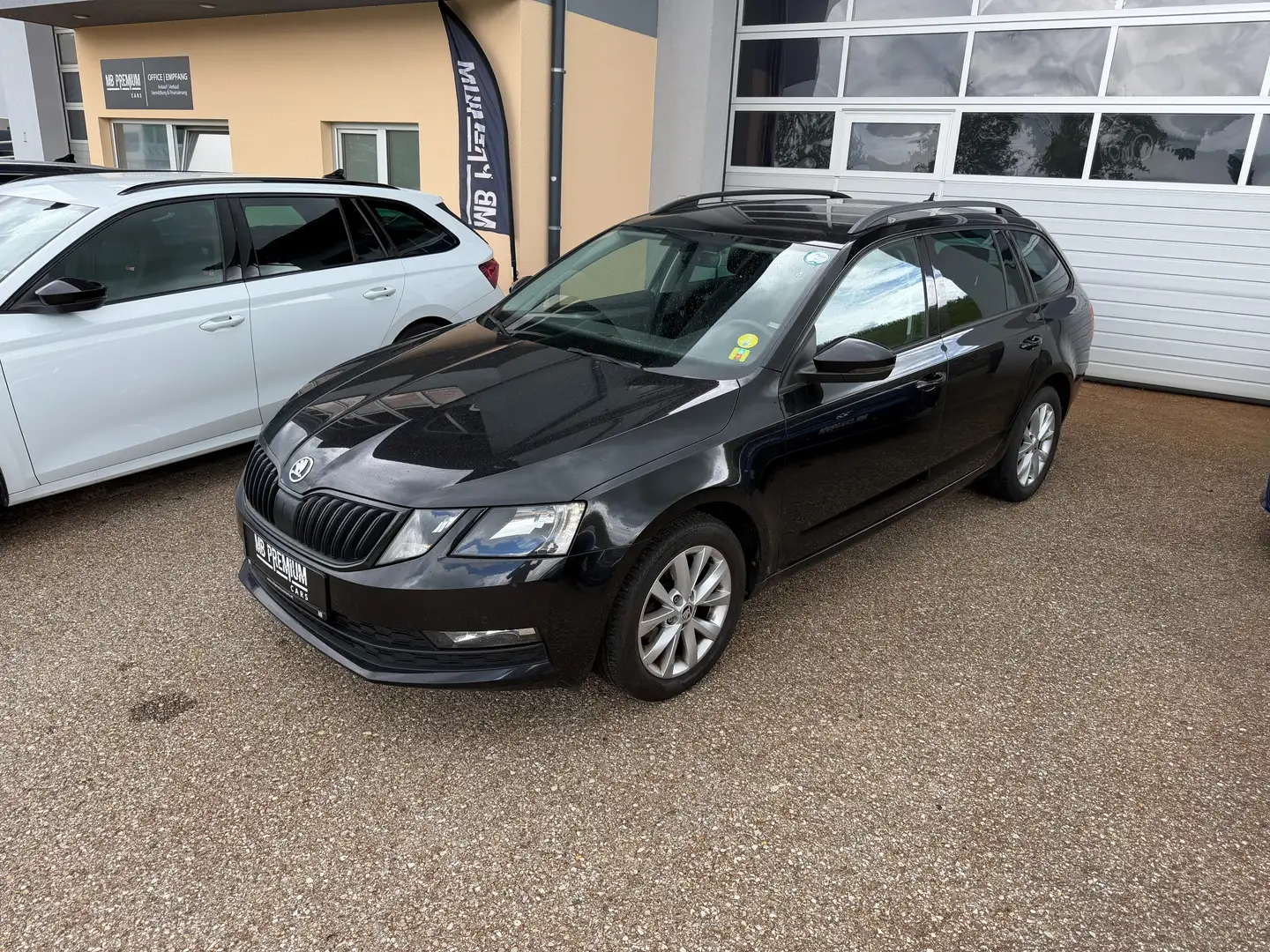 Skoda Octavia Ambition *1-BESITZ*NAVI*SITZHEIZUNG* Schwarz - 1
