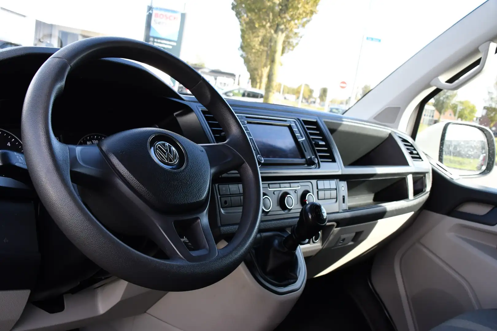 Volkswagen T6 Transporter 2.0 TDI L2H1 DC PB Edition Carplay, Trekhaak, Airc Wit - 2