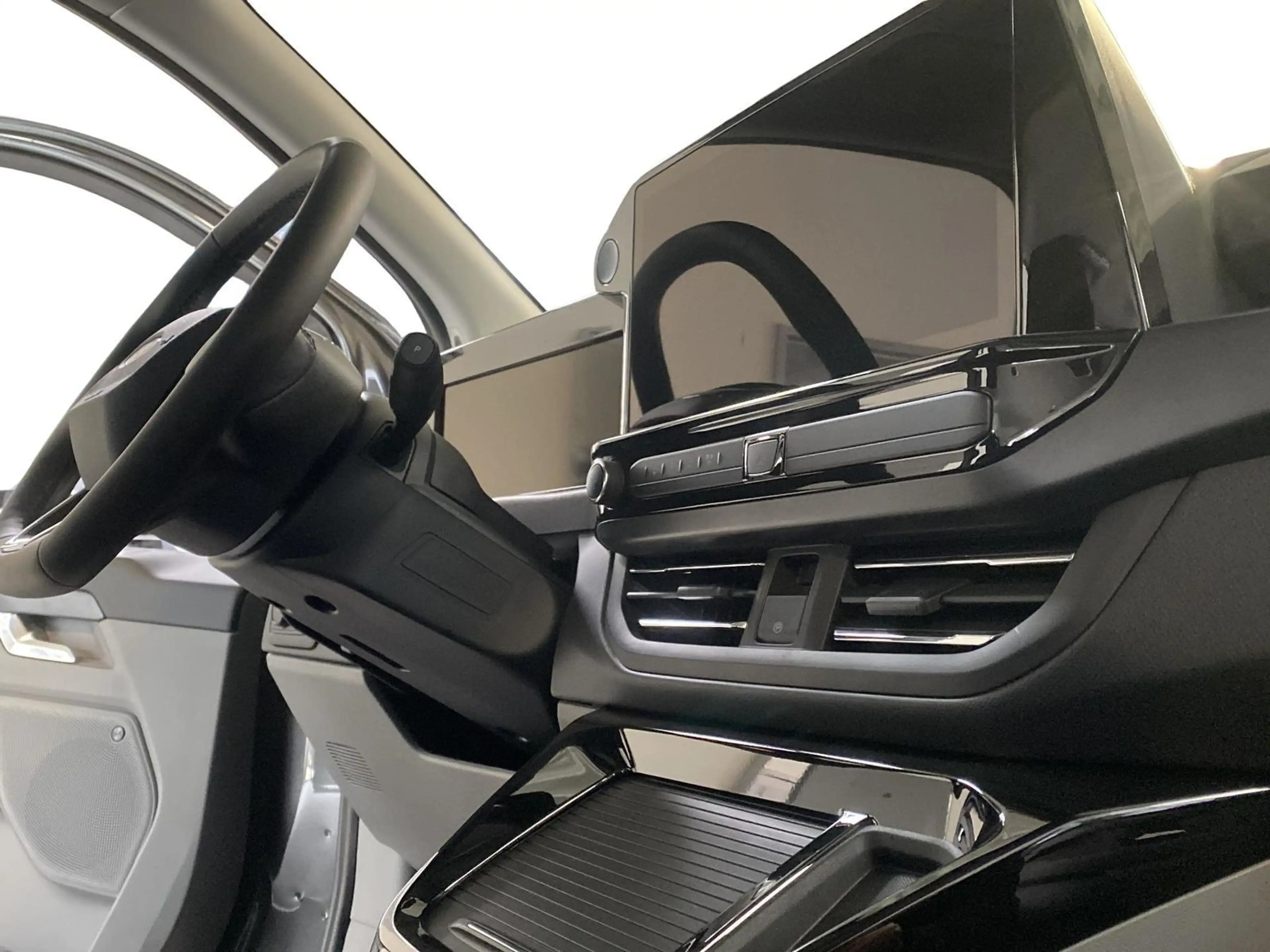 Ford Tourneo Custom 2.0 EcoBlue 320 L1 Titanium FWD — photo 6