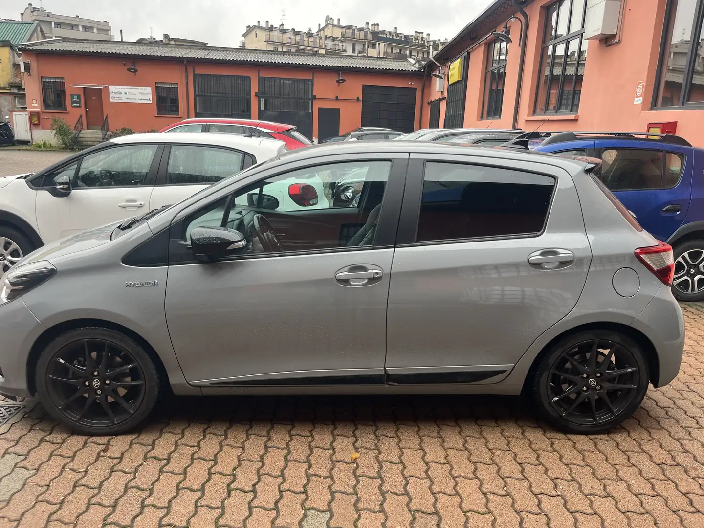 Toyota Yaris 5p 1.5h Style GR Sport - 2