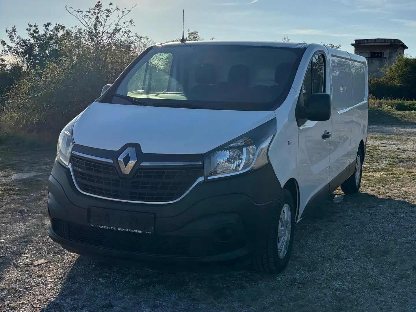 Renault Trafic Van/Kleinbus Weiß - 1