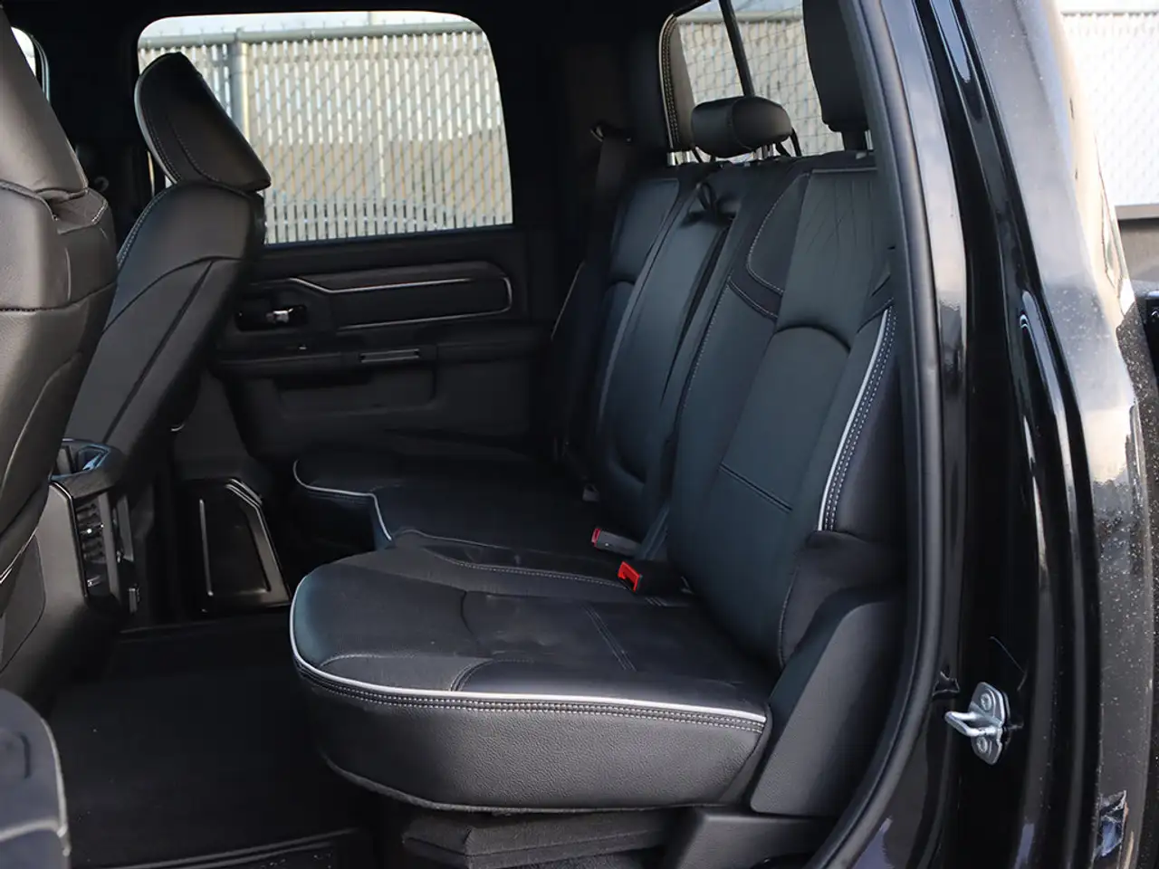 RAM 3500 снимка RAM 3500