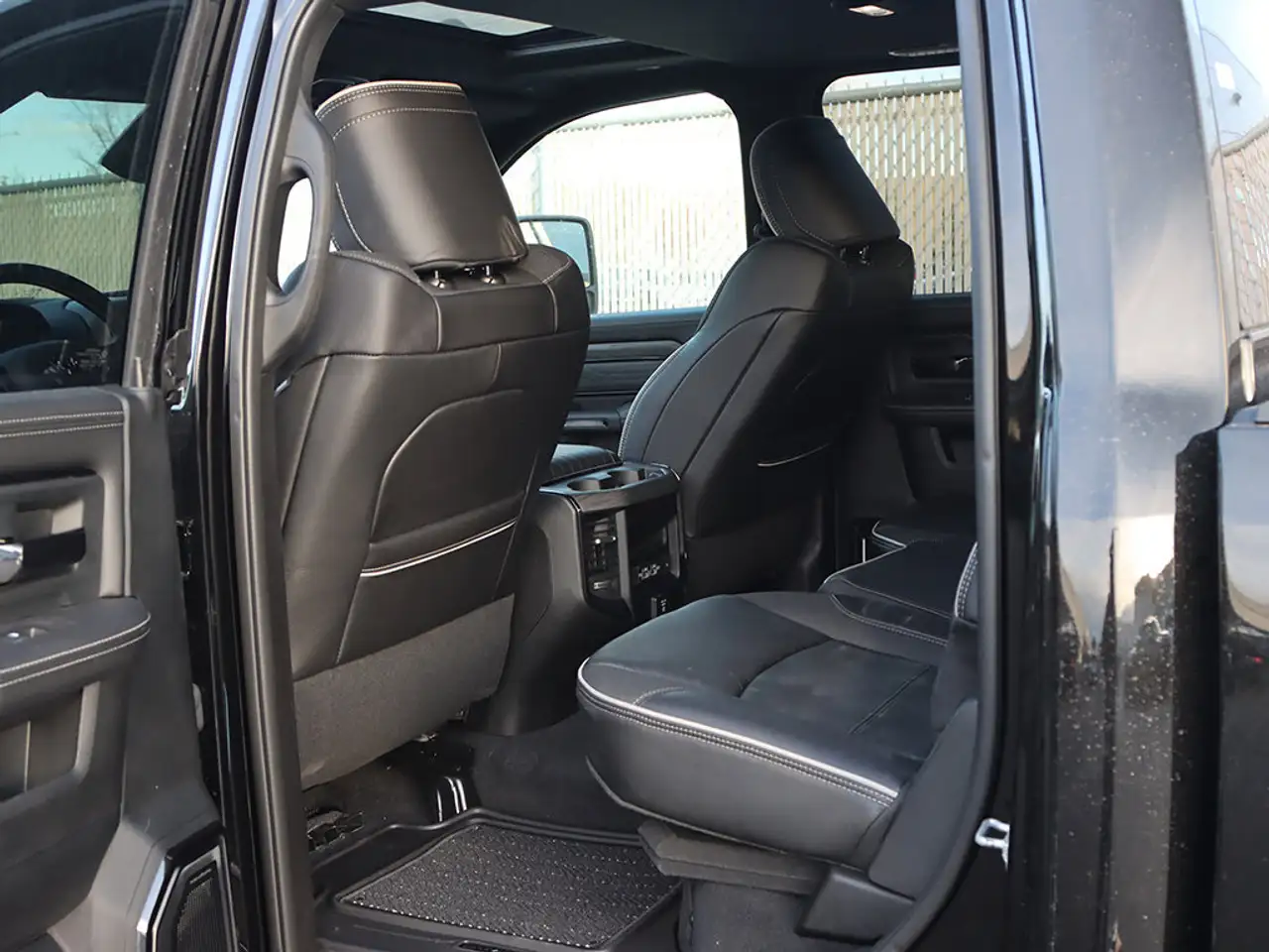 RAM 3500 снимка RAM 3500