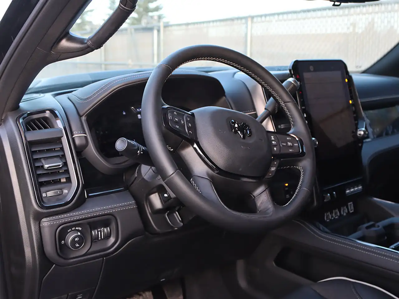 RAM 3500 снимка RAM 3500