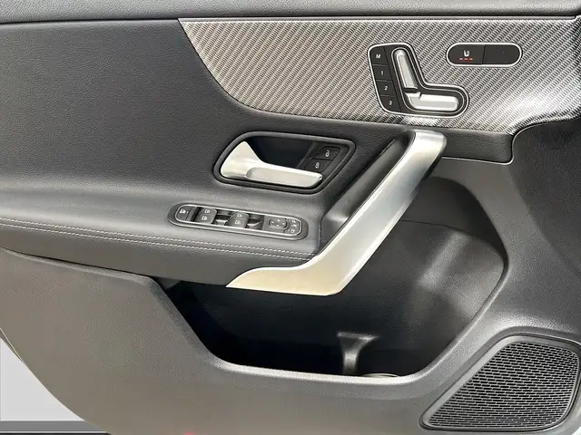 Mercedes-Benz A view 13