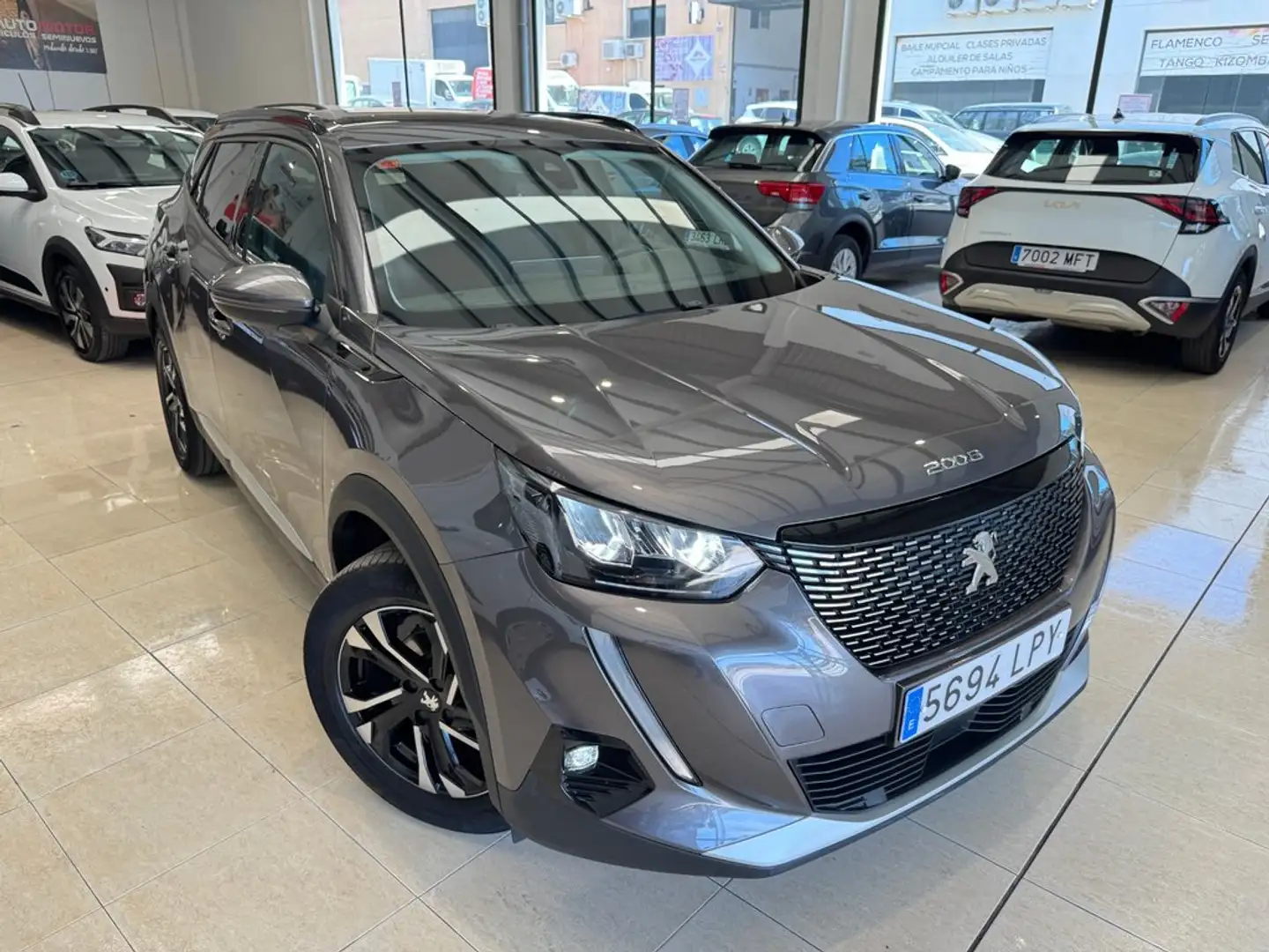 Peugeot 2008 1.2 PureTech S&S Allure Pack EAT8 130 Gris - 2