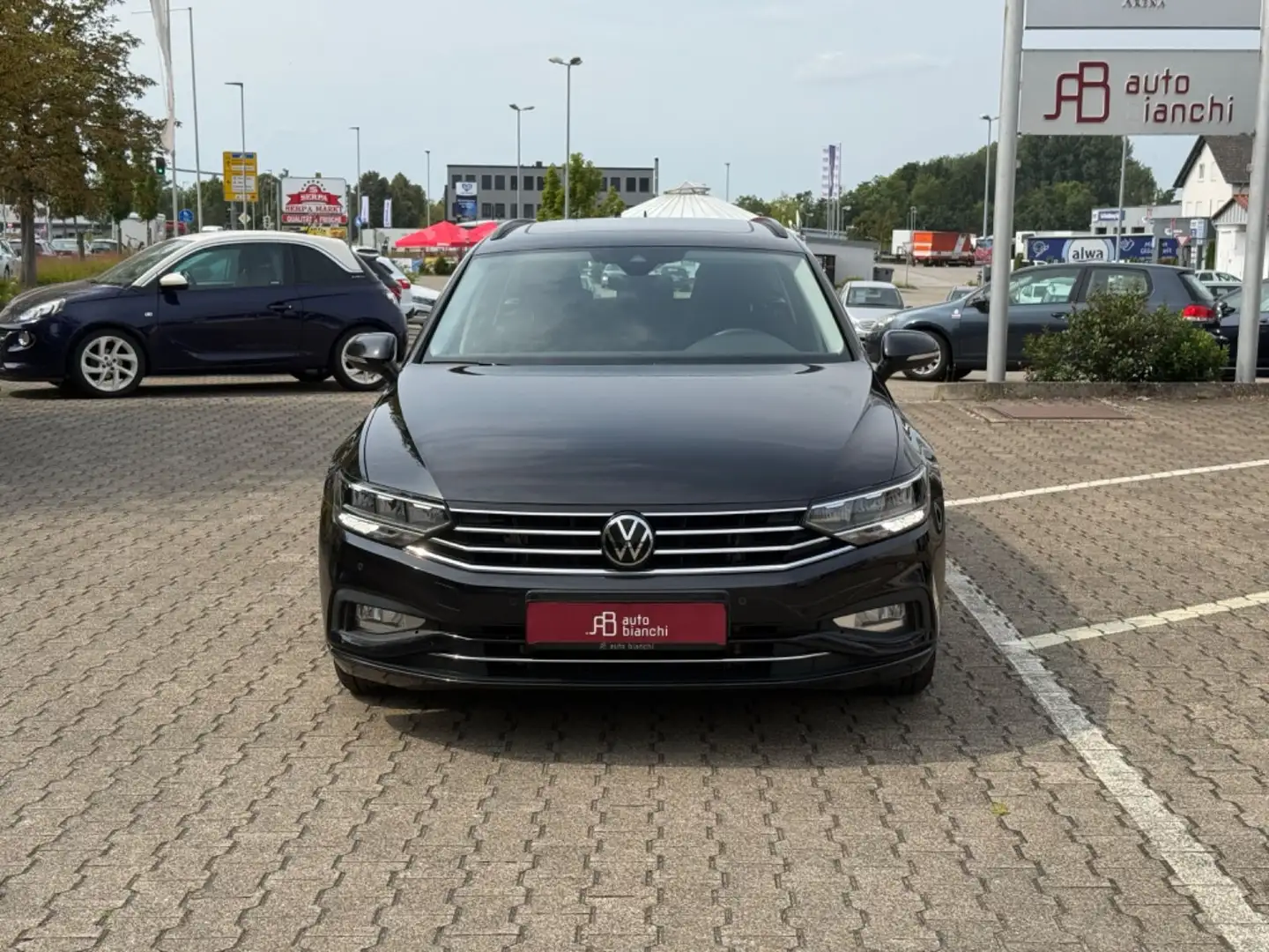 Volkswagen Passat Variant 2.0TDI *Pano *Carpaly *LED *ACC Schwarz - 2