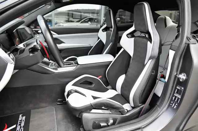BMW M4 view 12