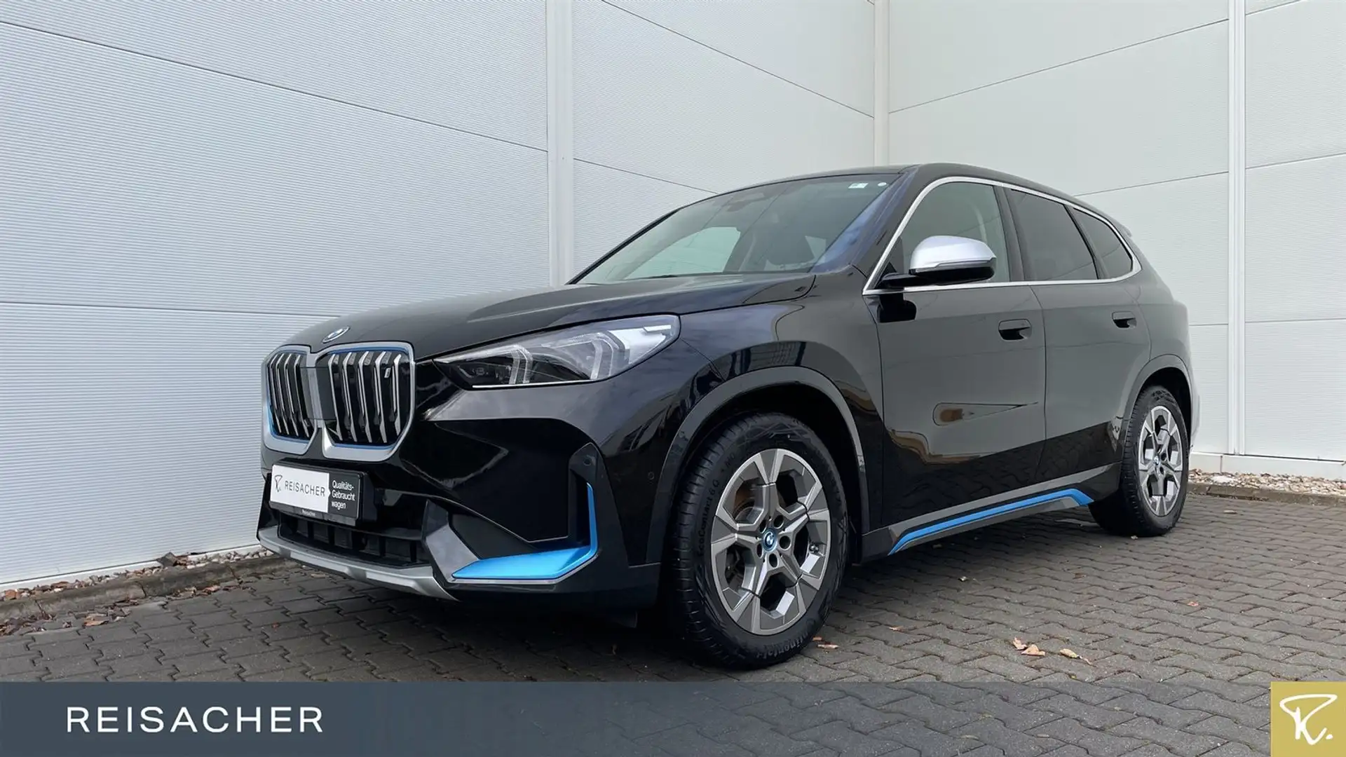 BMW iX1 IX1 XDRIVE30 X-Line,AHK,adLED,RFK Schwarz - 1