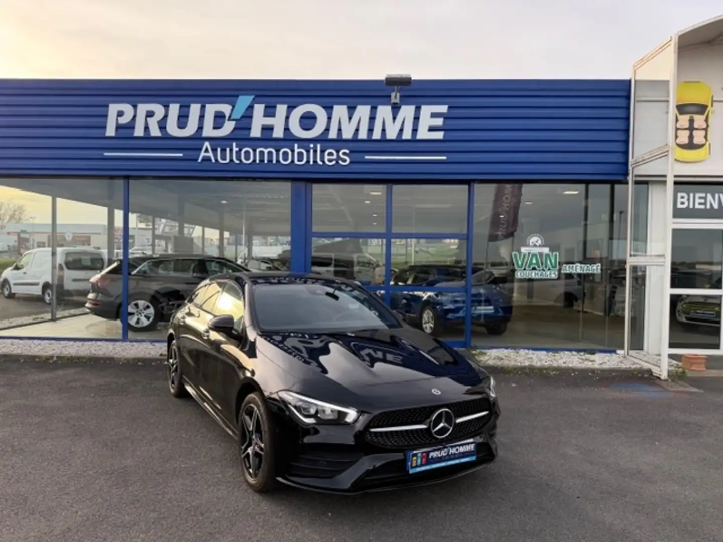 Mercedes-Benz CLA 250 250 E AMG LINE 8G-DCT 160CH Noir - 1