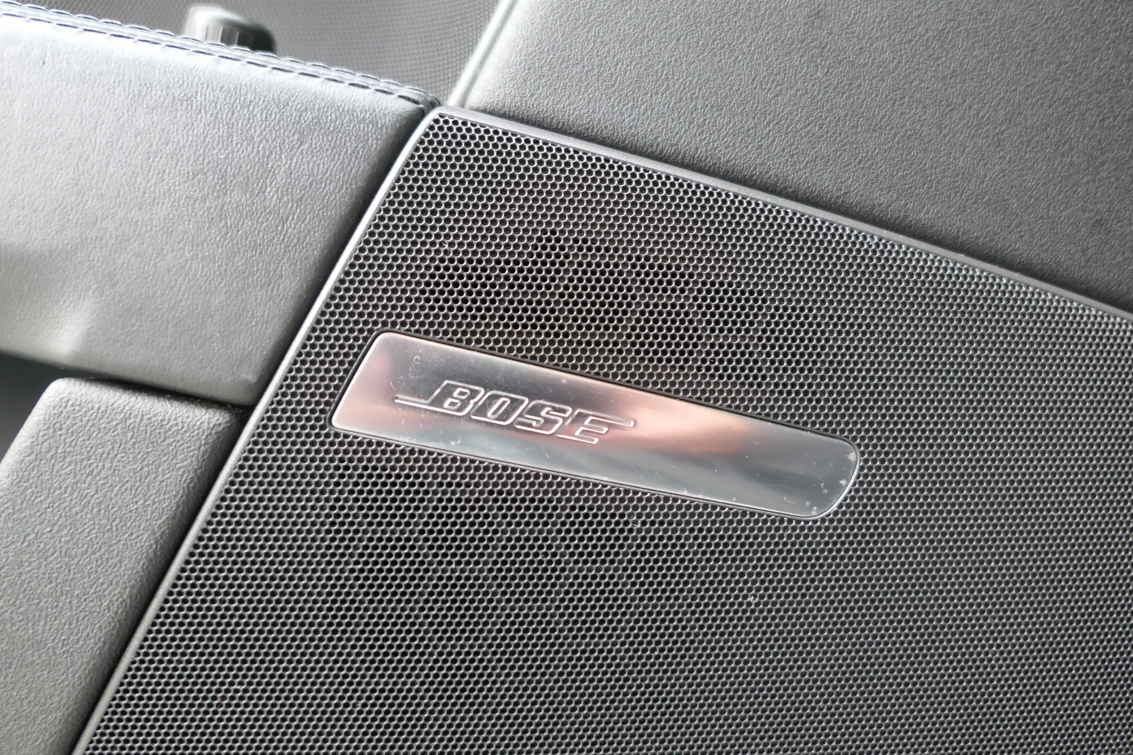 Audi TT 3.2 V6 quattro Pro Line Youngtimer Alcantara BOSE — photo 8