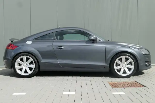 Audi TT view 16