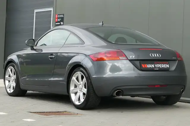 Audi TT view 14