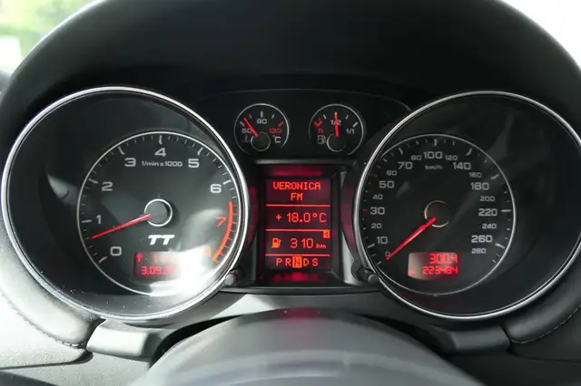 Audi TT view 5