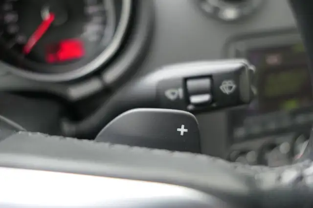 Audi TT view 12